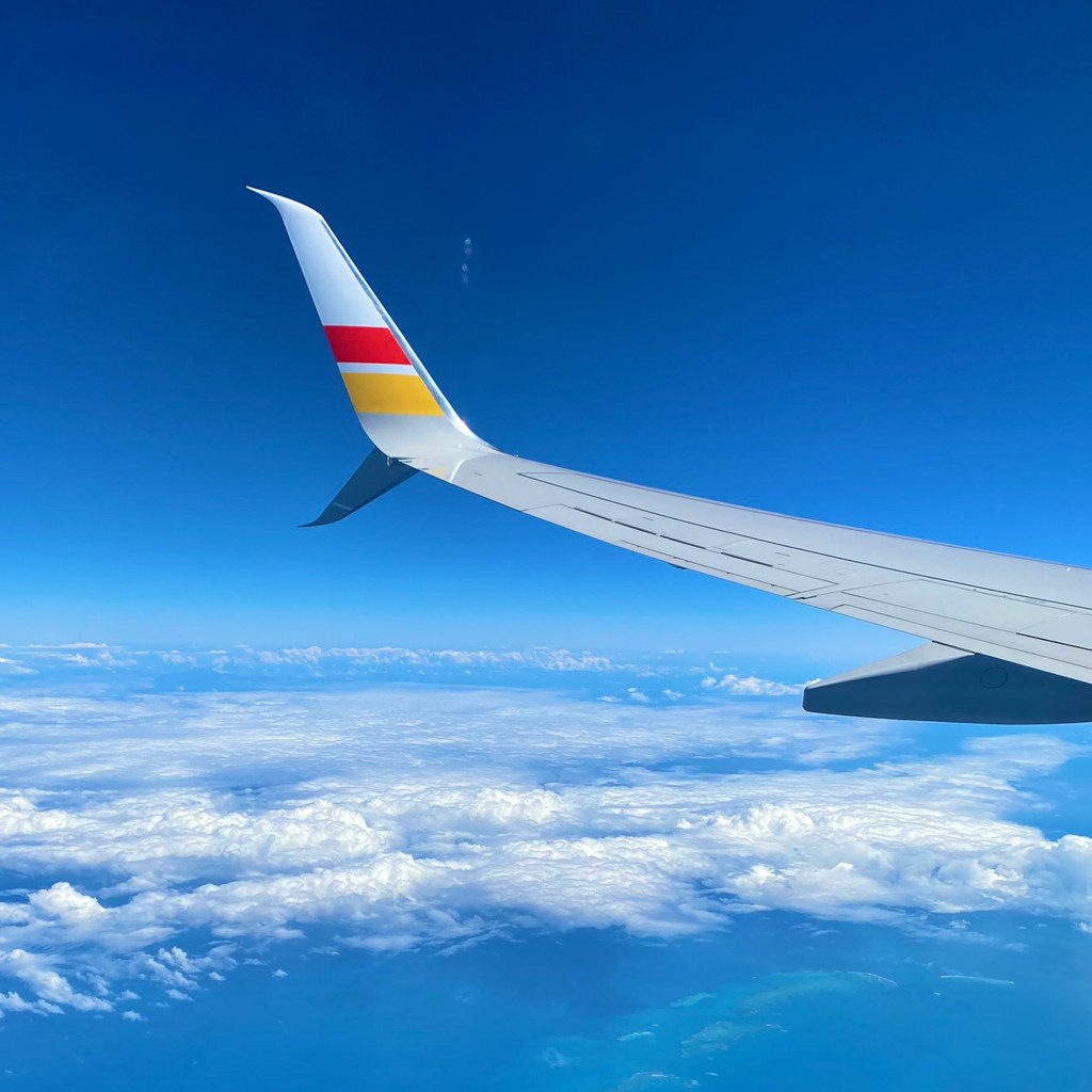 Vista desde ventana de avión — primer viaje en avión